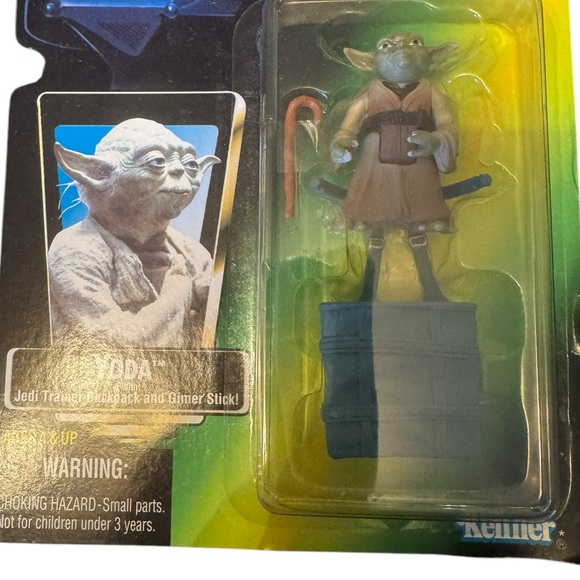 Star Wars Power of the Force Yoda Action Figure - Picture 3 of 7